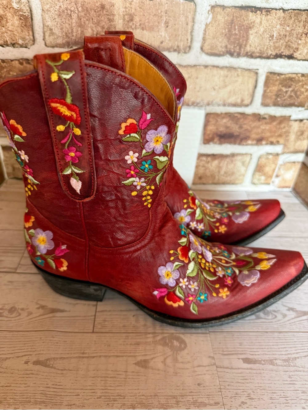 Old Gringo Red Floral SORA  Embroidered Western Ankle Boots - Picture 2 of 7